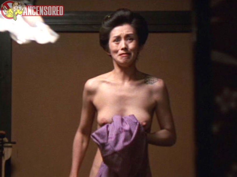 Mari Natsuki senos desnudos 57
